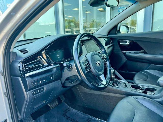 Photo of 2020 Silky Silver Kia Niro Plug-In Hybrid