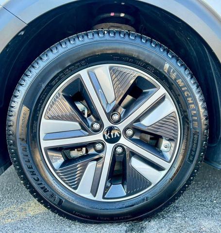 Photo of 2020 Silky Silver Kia Niro Plug-In Hybrid