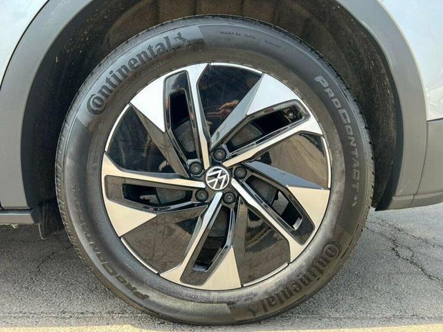 Photo of 2022 Scale Silver Metallic Volkswagen ID.4