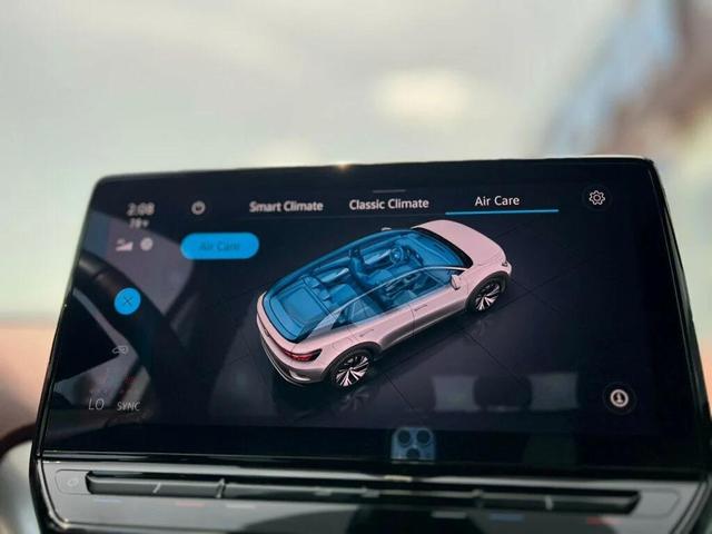 Photo of 2022 Scale Silver Metallic Volkswagen ID.4