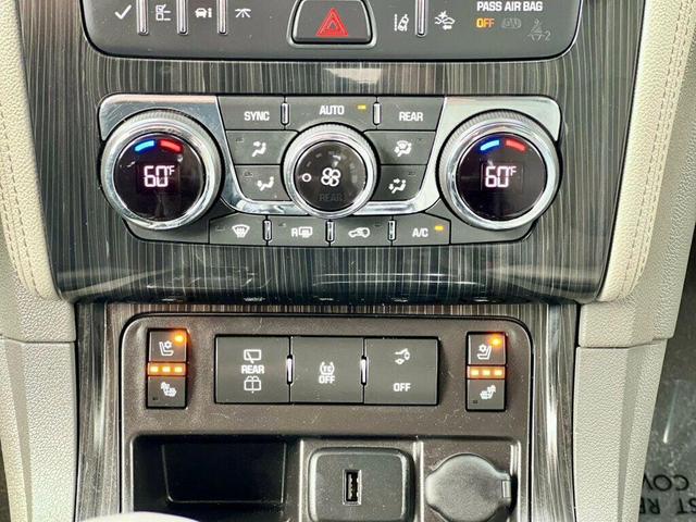 Photo of 2017 Summit White Chevrolet Traverse