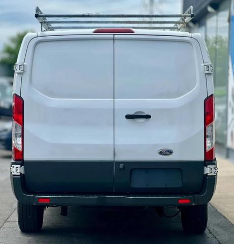 Photo of 2017 Oxford White Ford Transit-250