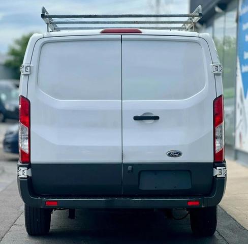 Photo of 2017 Oxford White Ford Transit-250