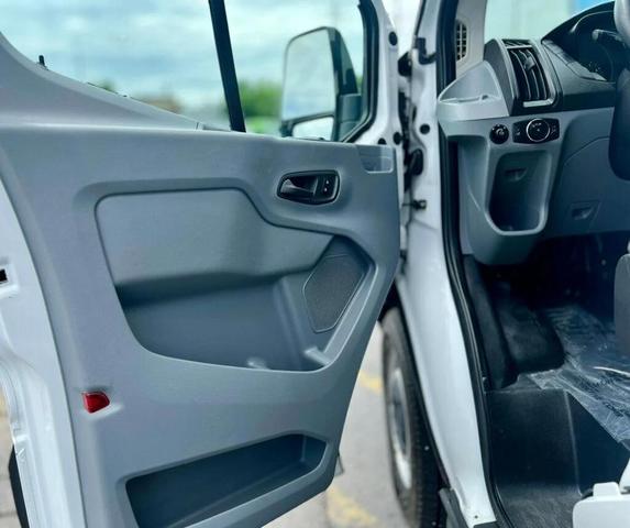 Photo of 2017 Oxford White Ford Transit-250