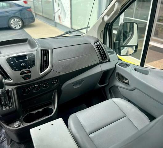Photo of 2017 Oxford White Ford Transit-250
