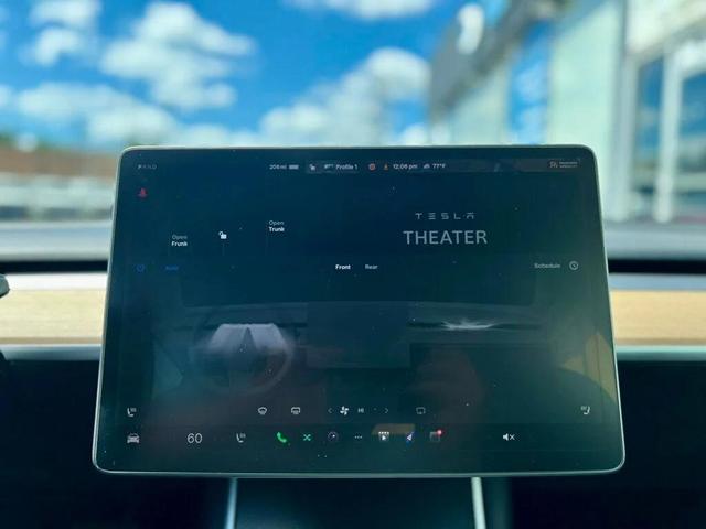 Photo of 2020 Midnight Silver Metallic Tesla Model 3