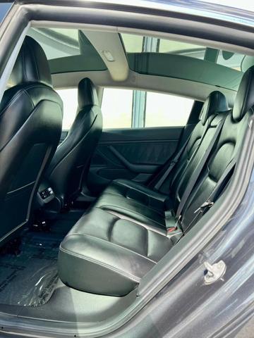 Photo of 2020 Midnight Silver Metallic Tesla Model 3
