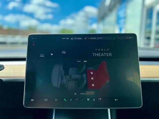 Photo of 2020 Midnight Silver Metallic Tesla Model 3
