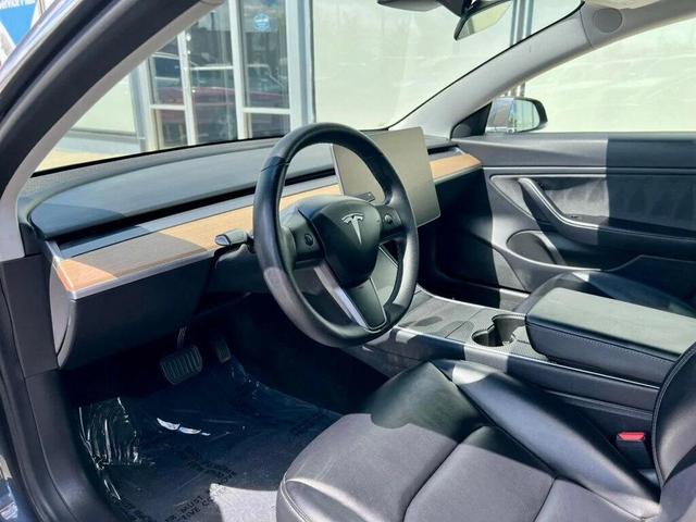 Photo of 2020 Midnight Silver Metallic Tesla Model 3