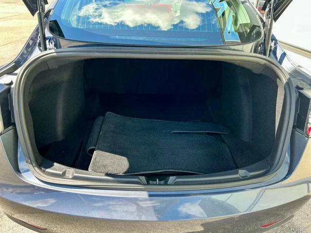 Photo of 2020 Midnight Silver Metallic Tesla Model 3