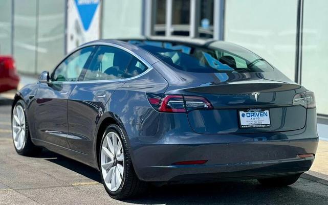 Photo of 2020 Midnight Silver Metallic Tesla Model 3