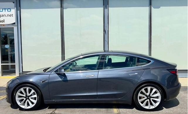 Photo of 2020 Midnight Silver Metallic Tesla Model 3