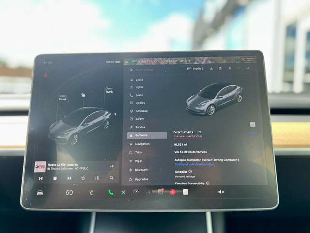 Photo of 2020 Midnight Silver Metallic Tesla Model 3
