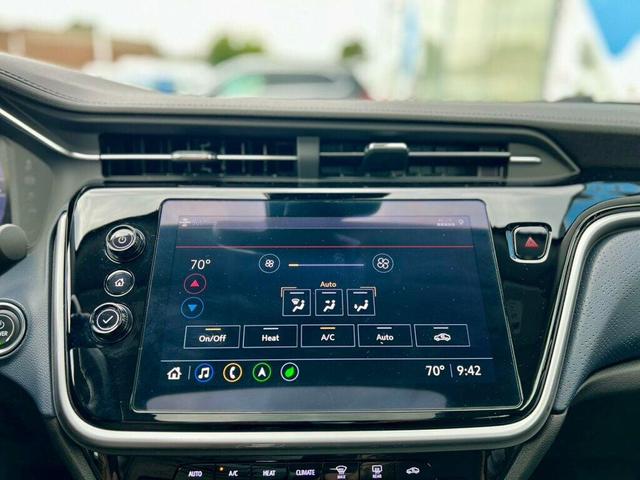 Photo of 2022 Summit White Chevrolet Bolt EUV