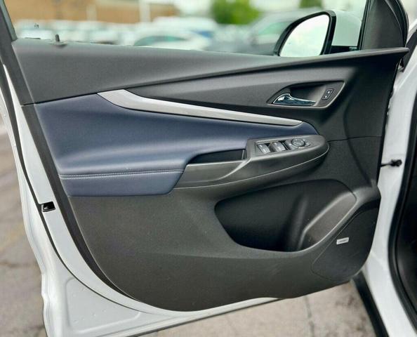 Photo of 2022 Summit White Chevrolet Bolt EUV