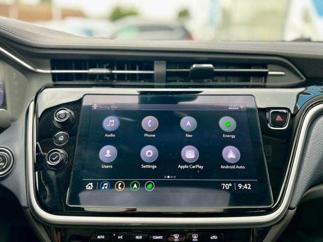 Photo of 2022 Summit White Chevrolet Bolt EUV
