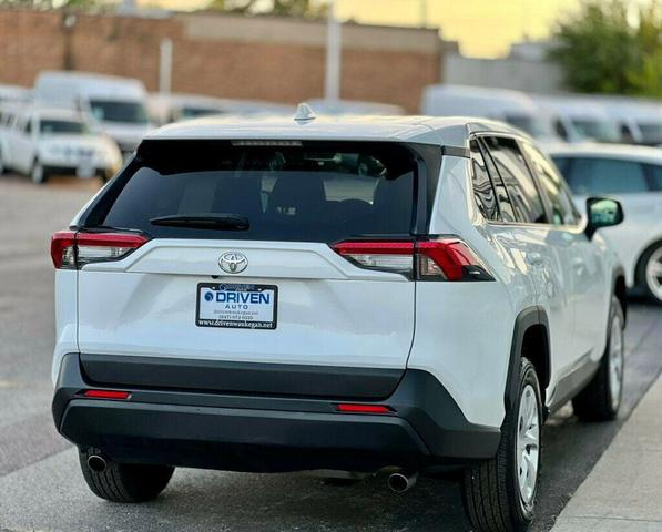 Photo of 2024 Ice Cap Toyota RAV4