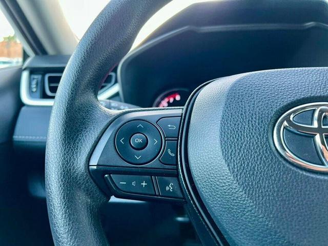 Photo of 2024 Ice Cap Toyota RAV4