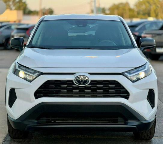 Photo of 2024 Ice Cap Toyota RAV4