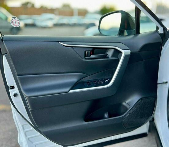 Photo of 2024 Ice Cap Toyota RAV4