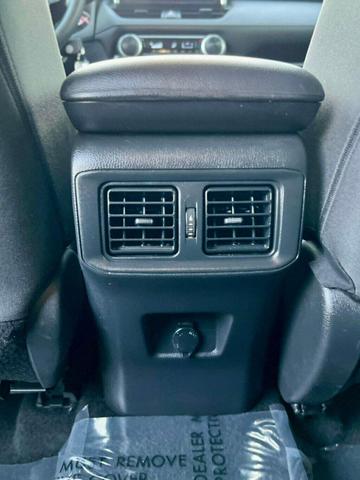 Photo of 2024 Ice Cap Toyota RAV4