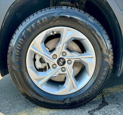Photo of 2022 Amazon Gray Hyundai TUCSON