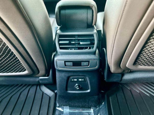 Photo of 2024 Glacier White Metallic Audi Q4 e-tron