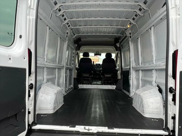 Photo of 2022 Bright White Clearcoat RAM ProMaster 2500