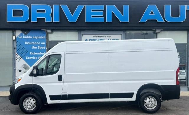 Photo of 2022 Bright White Clearcoat RAM ProMaster 2500