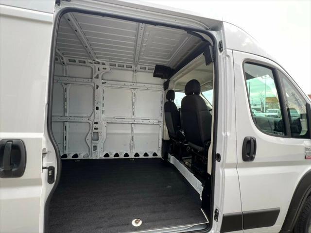 Photo of 2022 Bright White Clearcoat RAM ProMaster 2500