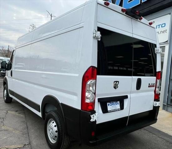 Photo of 2022 Bright White Clearcoat RAM ProMaster 2500