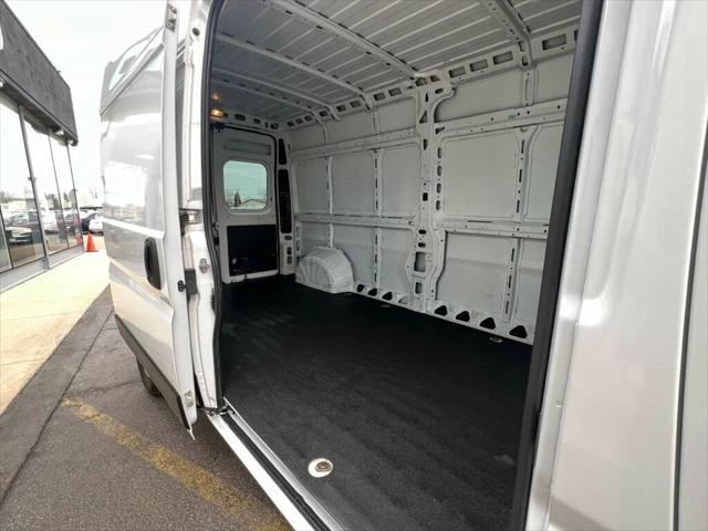 Photo of 2022 Bright White Clearcoat RAM ProMaster 2500
