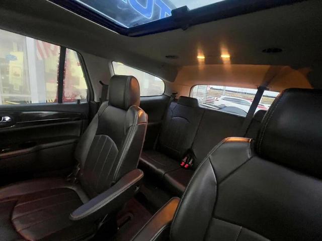 Photo of 2016 White Frost Tricoat Buick Enclave