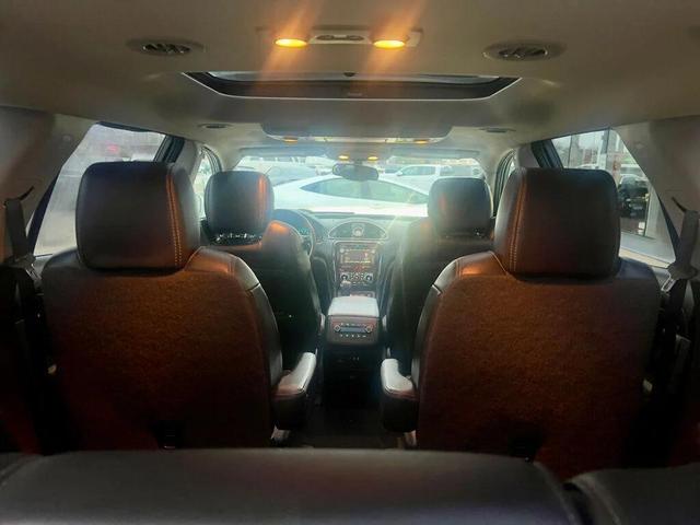 Photo of 2016 White Frost Tricoat Buick Enclave