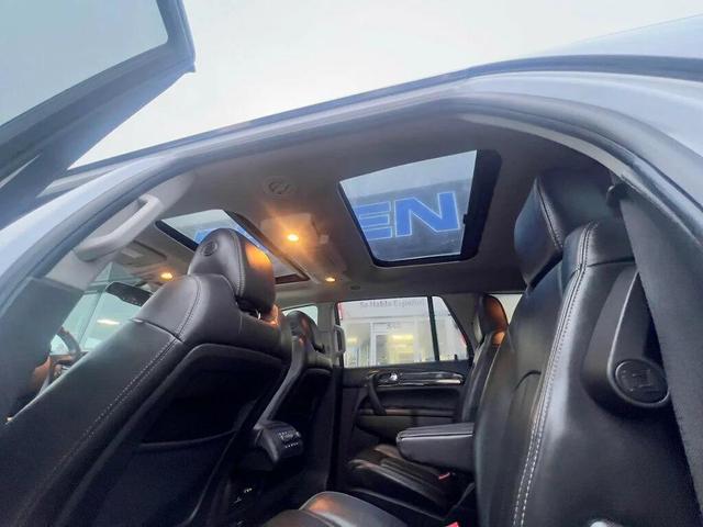 Photo of 2016 White Frost Tricoat Buick Enclave