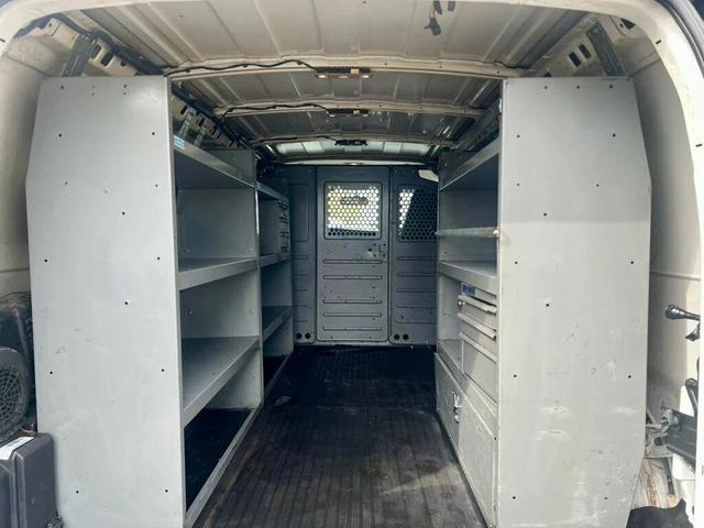 Photo of 2018 Summit White GMC Savana 3500