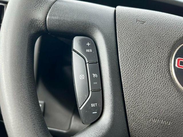 Photo of 2018 Summit White GMC Savana 3500