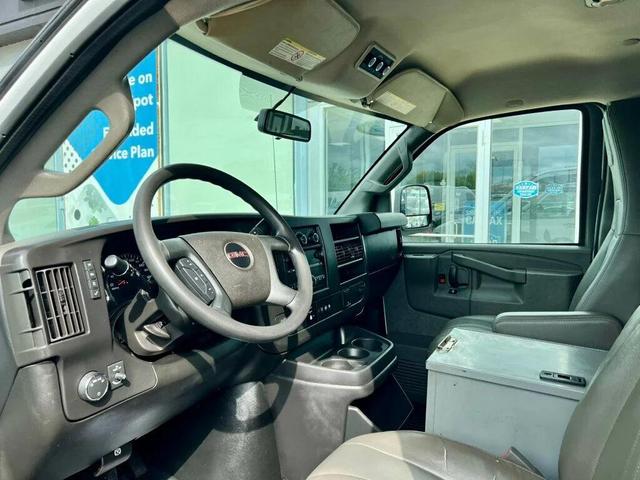 Photo of 2018 Summit White GMC Savana 3500