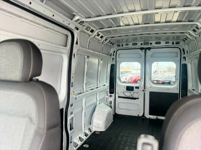 Photo of 2023 Bright White Clearcoat RAM ProMaster 2500