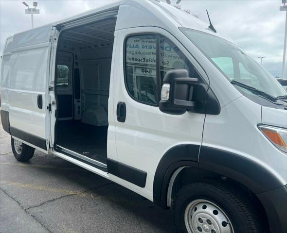 Photo of 2023 Bright White Clearcoat RAM ProMaster 2500