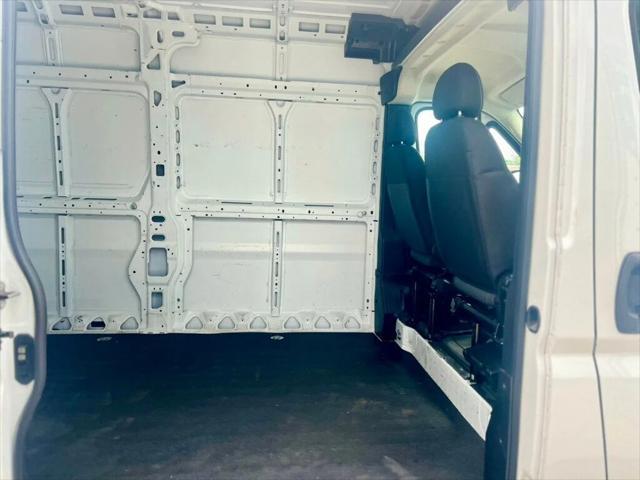 Photo of 2023 Bright White Clearcoat RAM ProMaster 2500