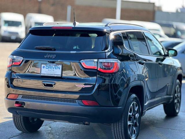 Photo of 2021 Diamond Black Crystal Pearlcoat Jeep Compass