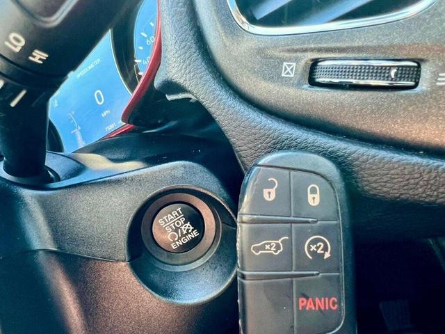 Photo of 2021 Diamond Black Crystal Pearlcoat Jeep Compass