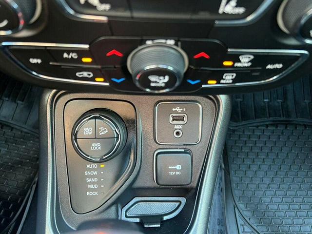 Photo of 2021 Diamond Black Crystal Pearlcoat Jeep Compass