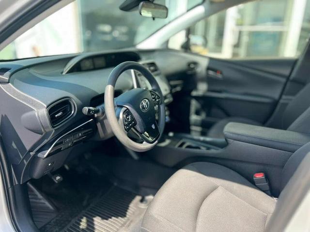 Photo of 2022 SILVER Toyota Prius