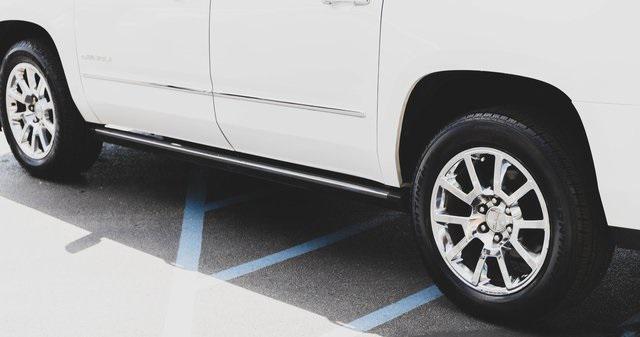 Photo of 2017 White Frost Tricoat GMC Yukon XL