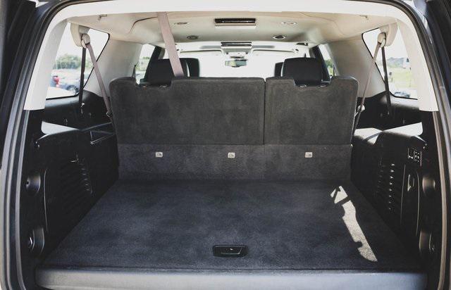 Photo of 2017 White Frost Tricoat GMC Yukon XL