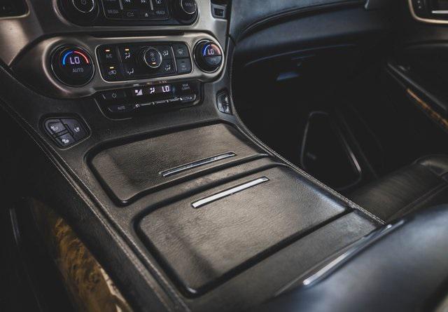 Photo of 2017 White Frost Tricoat GMC Yukon XL