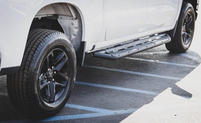 Photo of 2019 Summit White Chevrolet Silverado 1500