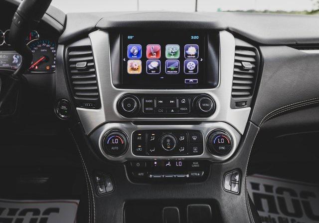 Photo of 2017 Quicksilver Metallic GMC Yukon XL